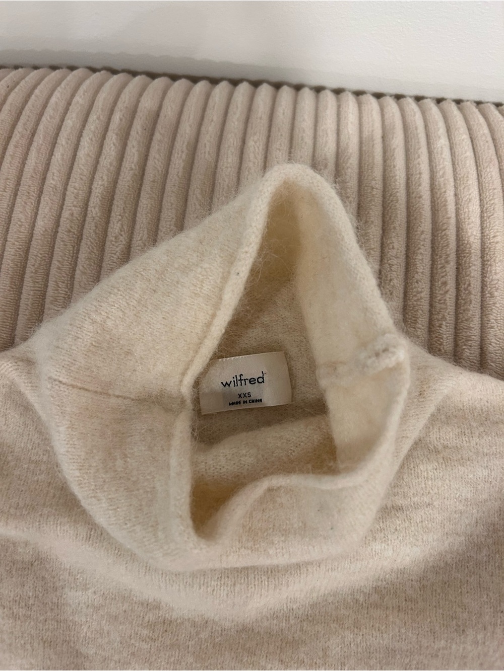 Wilfred " Lorin Sweater" XXS - Picture 4 of 7
